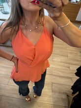 Cargar imagen en el visor de la galería, OPRAH - Blusa melocotón