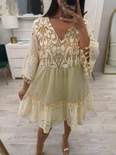 Cargar imagen en el visor de la galería, PIA - Vestido corto beige