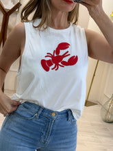Cargar imagen en el visor de la galería, MARINA – Blusa blanca sin mangas con langosta roja