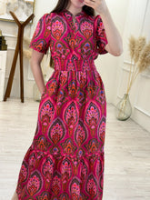 Cargar imagen en el visor de la galería, IVANNA - Maxi vestido magenta estampado