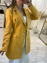 Cargar imagen en el visor de la galería, LILIA - Maxi blazer amarillo