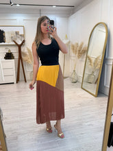 Cargar imagen en el visor de la galería, IGNACIA - Falda plisada tonos cálidos