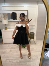 Cargar imagen en el visor de la galería, DORA - Vestido corto blanco con negro