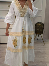 Cargar imagen en el visor de la galería, NAOMI - Maxi vestido blanco con detalles beige