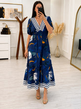 Cargar imagen en el visor de la galería, KARIME - Maxi vestido azul marino estampado