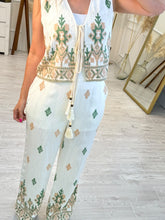 Cargar imagen en el visor de la galería, GLENDA - Set blusa y pantalon estampado verde con café