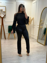 Cargar imagen en el visor de la galería, BRUSELAS - Blusa negra