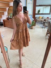 Cargar imagen en el visor de la galería, NIMUE - Vestido corto khaki estampado
