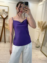 Cargar imagen en el visor de la galería, CANDELARIA - Blusa morada de tirantes