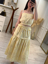 Cargar imagen en el visor de la galería, BIRDIE - Set blusa y falda amarillo