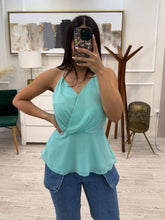 Cargar imagen en el visor de la galería, AUDREY - Blusa menta