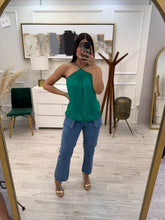 Cargar imagen en el visor de la galería, SELENE - Blusa halter verde