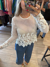 Cargar imagen en el visor de la galería, GLORIA - Blusa blanca