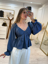 Cargar imagen en el visor de la galería, EMPERATRIZ - Blusa azul oscuro
