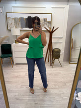 Cargar imagen en el visor de la galería, MERARI - Blusa verde