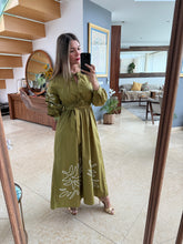 Cargar imagen en el visor de la galería, RIVKA - Maxi vestido verde