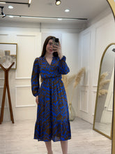 Cargar imagen en el visor de la galería, ARIADNE - Maxi vestido estampado azul