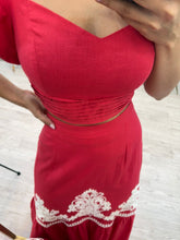 Cargar imagen en el visor de la galería, WREN - Set blusa y falda rojo