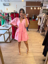 Cargar imagen en el visor de la galería, TYRA - Vestido corto rosa