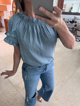 Cargar imagen en el visor de la galería, HAWAII - Blusa azul claro