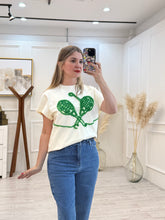 Cargar imagen en el visor de la galería, VICTORIA - Playera raquetas
