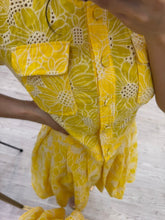 Cargar imagen en el visor de la galería, ROBERTA - Set falda y blusa amarillo