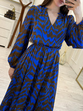 Cargar imagen en el visor de la galería, ARIADNE - Maxi vestido estampado azul