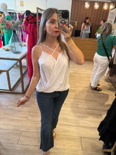 Cargar imagen en el visor de la galería, ALICIA - Blusa tirantes blanca