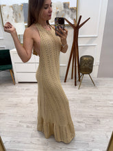 Cargar imagen en el visor de la galería, ARIELLE - Maxi vestido crochet camel