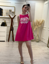 Cargar imagen en el visor de la galería, ERENDIRA - Vestido corto fucsia