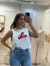 Cargar imagen en el visor de la galería, MARINA – Blusa blanca sin mangas con langosta roja
