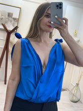 Cargar imagen en el visor de la galería, ALICIA – Body azul rey satinado cruzado con moños