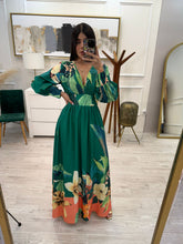 Cargar imagen en el visor de la galería, ANETTE - Maxi vestido verde estampado