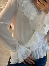 Cargar imagen en el visor de la galería, MONTSERRAT - Blusa blanca manga larga