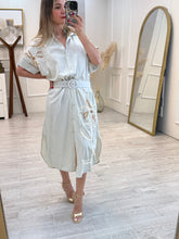 Cargar imagen en el visor de la galería, NIEVES - Maxi vestido camisero olivo