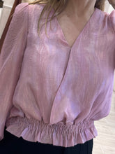 Cargar imagen en el visor de la galería, BARBARA – Blusa rosa de manga larga con cintura fruncida