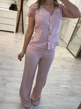 Cargar imagen en el visor de la galería, SABRINA - Set pantalon y blusa rosa