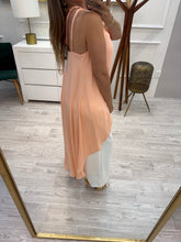 Cargar imagen en el visor de la galería, PASCUALA - Blusa peach