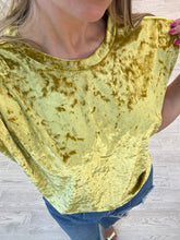 Cargar imagen en el visor de la galería, EMILIANA - Blusa velvet con hombreras