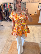 Cargar imagen en el visor de la galería, JAZMIN - Blusa tropical naranja