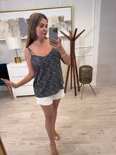 Cargar imagen en el visor de la galería, ITZEL - Blusa tirantes azul marino estampada