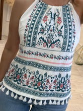 Cargar imagen en el visor de la galería, BIANCA – Blusa halter crema con estampado bordado y borlas