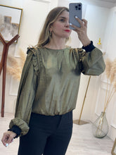 Cargar imagen en el visor de la galería, DOROTEA – Blusa bronce metálica con olanes en hombros