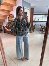Cargar imagen en el visor de la galería, MONET - Blusa estampada
