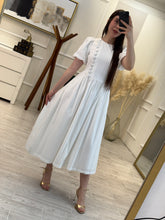 Cargar imagen en el visor de la galería, HANNELORE - Maxi vestido blanco