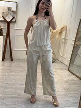 Cargar imagen en el visor de la galería, FIDELA - Set blusa y pantalón beige