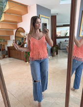 Cargar imagen en el visor de la galería, LILO - Blusa salmón tirantes flecos