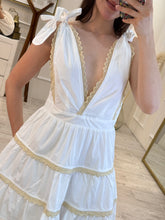 Cargar imagen en el visor de la galería, CONSTANZA - Vestido corto blanco con detalles beige