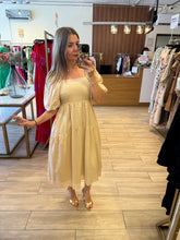 Cargar imagen en el visor de la galería, TULIPA - Vestido midi khaki