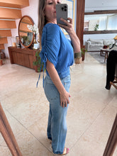 Cargar imagen en el visor de la galería, OLIVIA - Blusa azul